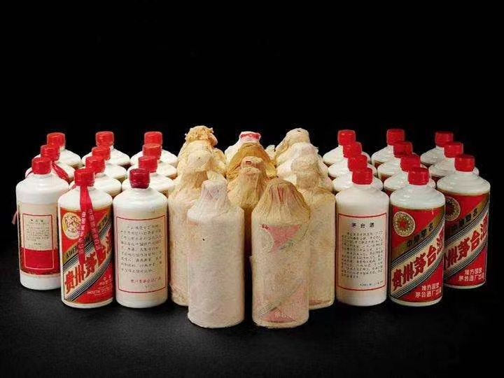 龙海老酒回收上门哪里回收(附近上门回收茅台酒）?